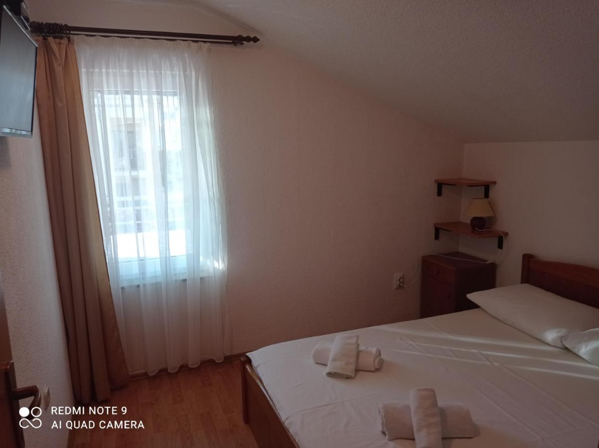 Apartments Mihovil Omis Ngoại thất bức ảnh
