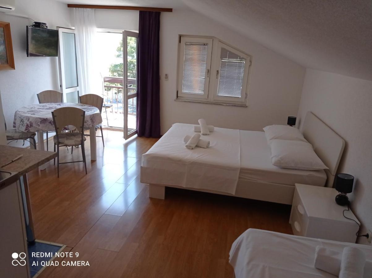 Apartments Mihovil Omis Ngoại thất bức ảnh