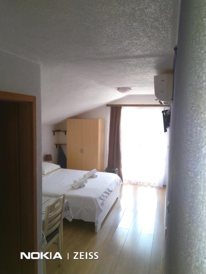 Apartments Mihovil Omis Ngoại thất bức ảnh