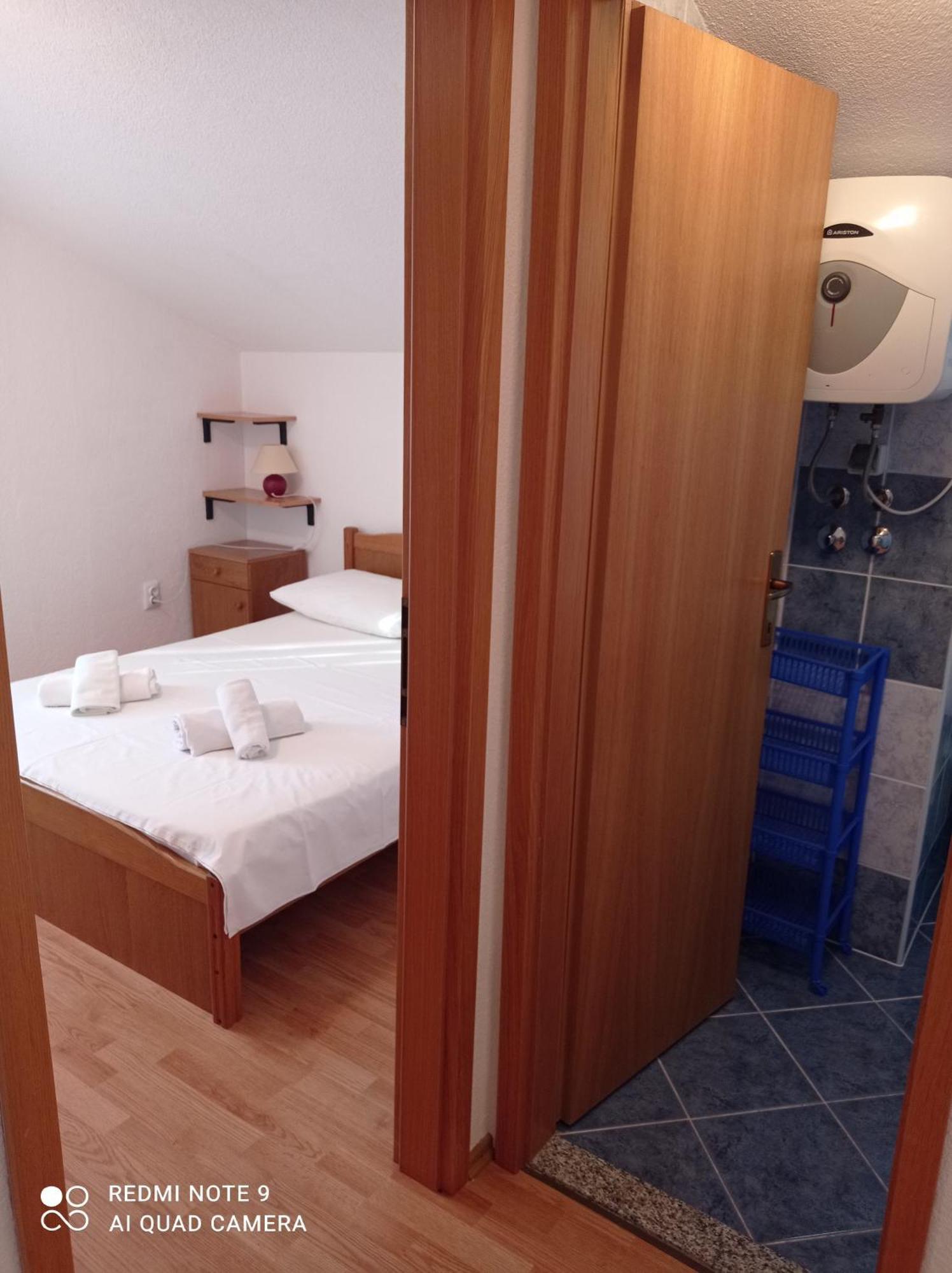 Apartments Mihovil Omis Phòng bức ảnh