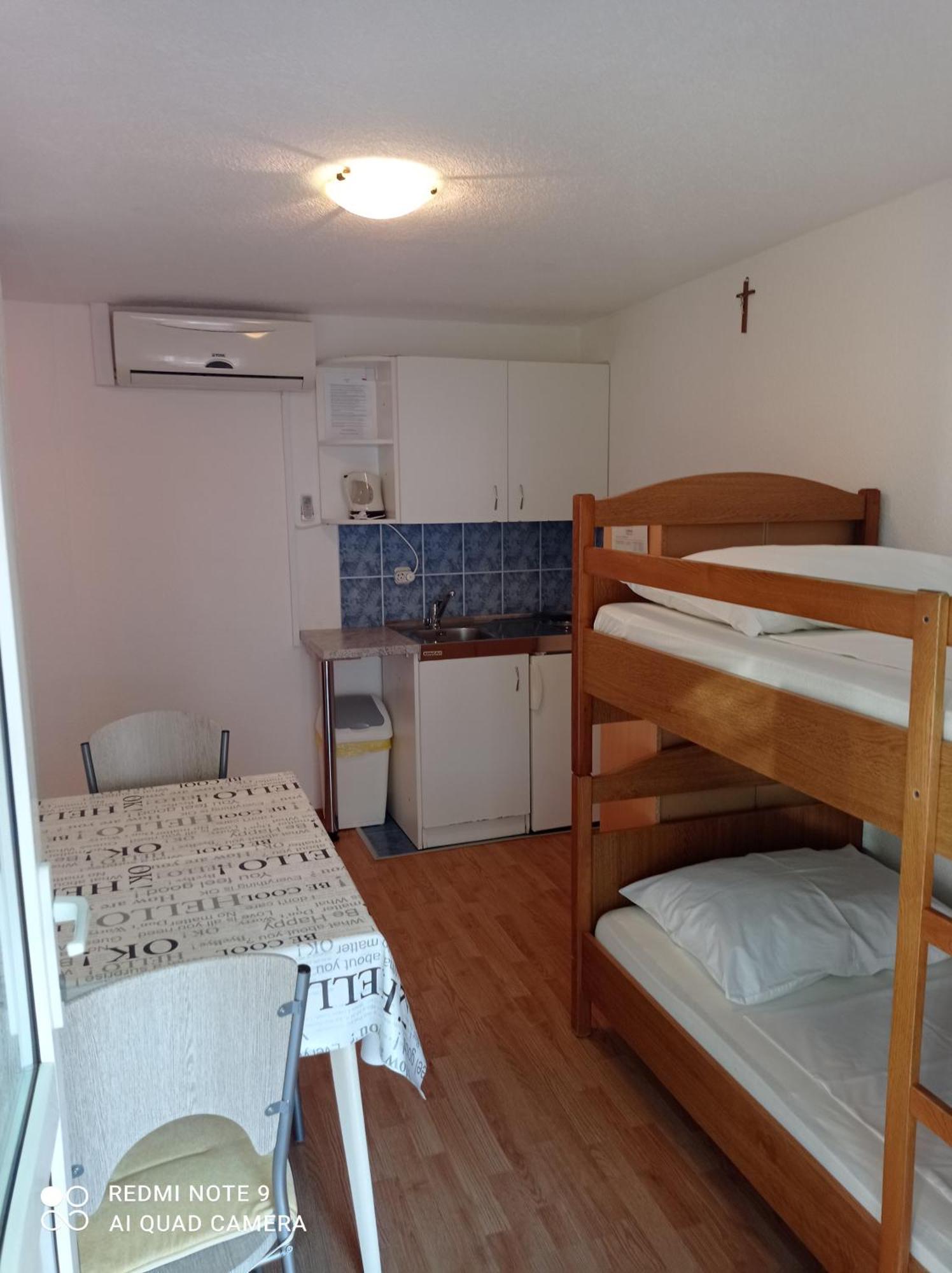 Apartments Mihovil Omis Phòng bức ảnh